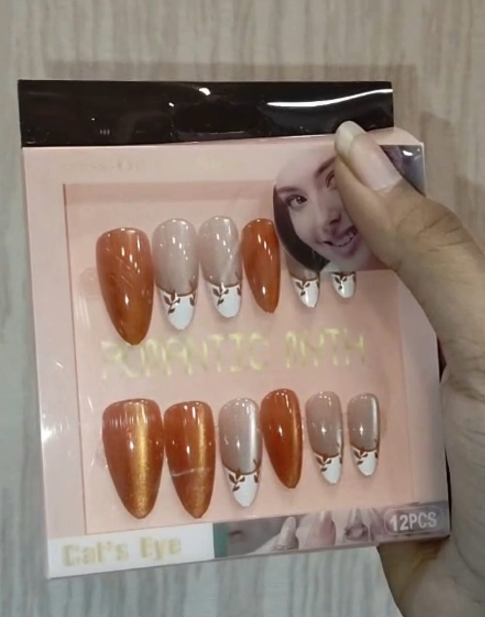 Cateye Nails